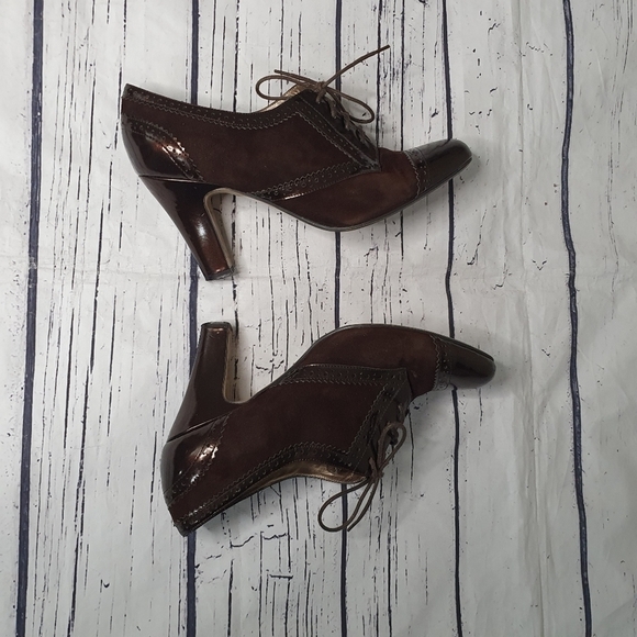 Enzo Angiolini "Aeemelle" Lace Up Dark Brown Suede Heels Size 10M - Picture 4 of 8